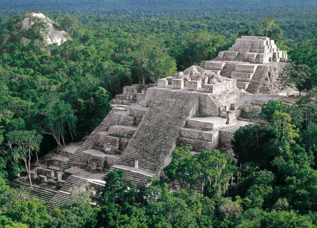 Pirámides de la zona arqueológica de Calakmul, en Campeche.