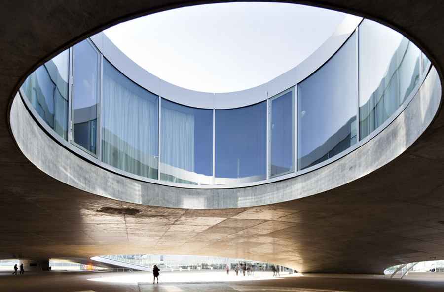 Rolex Learning Center, Suiza. Diseño de Kazuyo Sejima. Grandes mujeres en la arquitectura