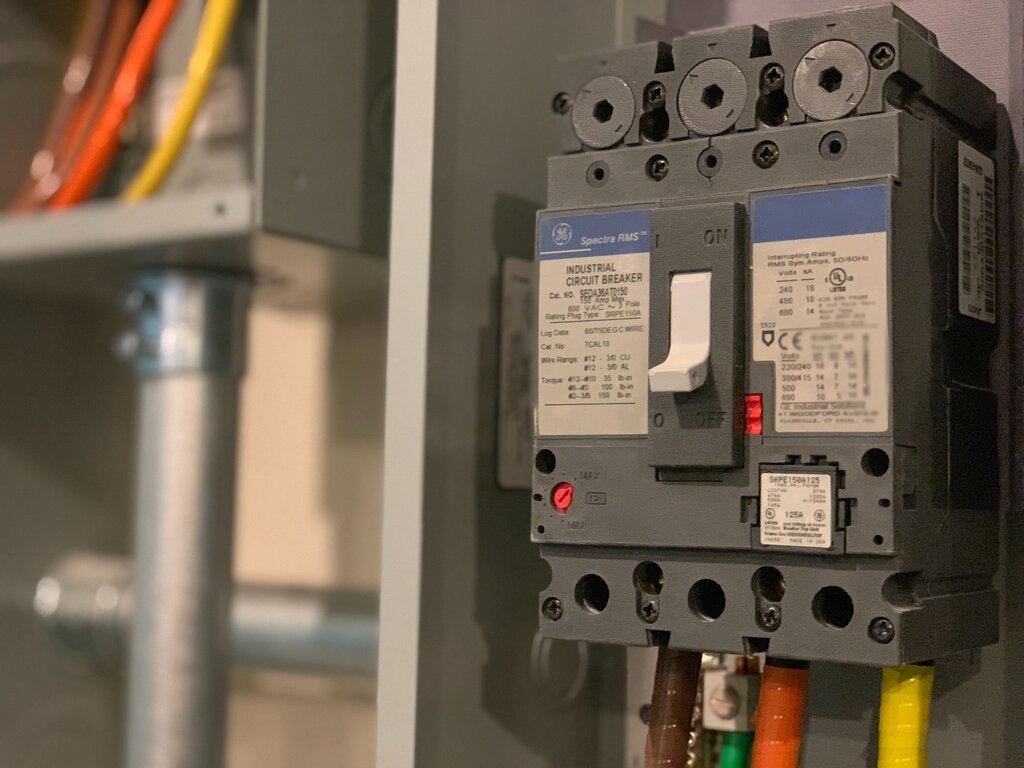 Cajas de conexión de instalación eléctrica de una casa